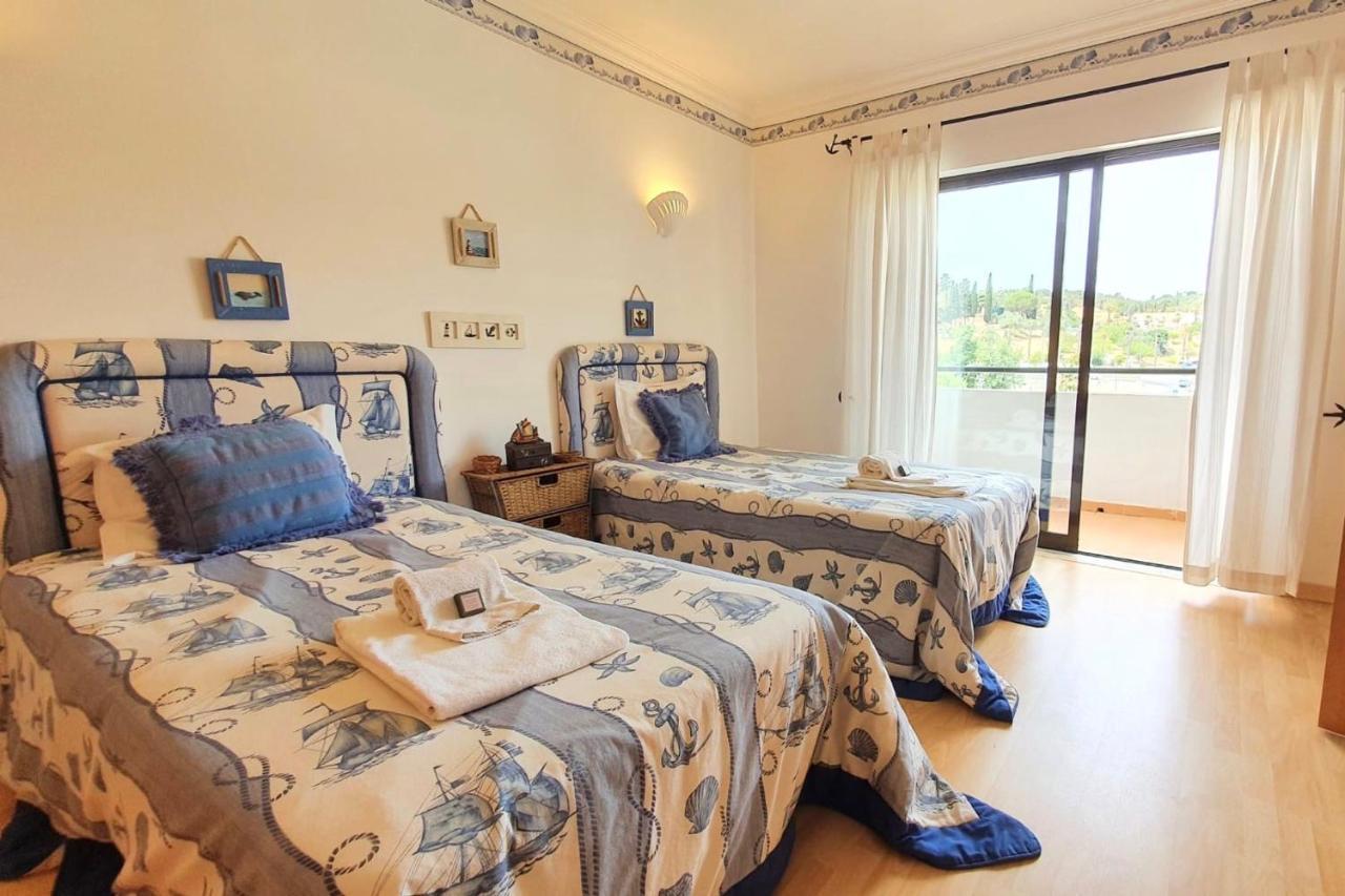 אלבופיירה Lovelystay - Alto Dos Calicos 2Br House With Garden מראה חיצוני תמונה