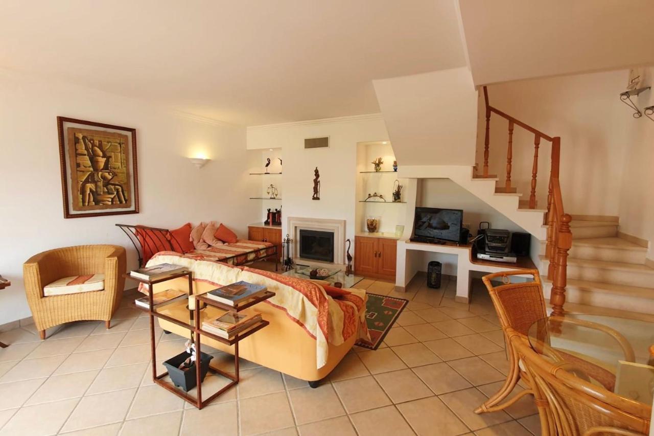 אלבופיירה Lovelystay - Alto Dos Calicos 2Br House With Garden מראה חיצוני תמונה