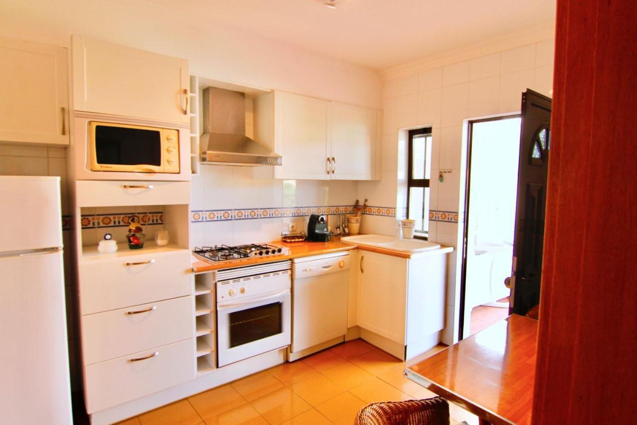 אלבופיירה Lovelystay - Alto Dos Calicos 2Br House With Garden מראה חיצוני תמונה